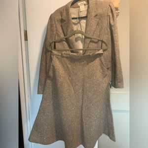 Albee vintage women’s 2 piece set jacket and skirt